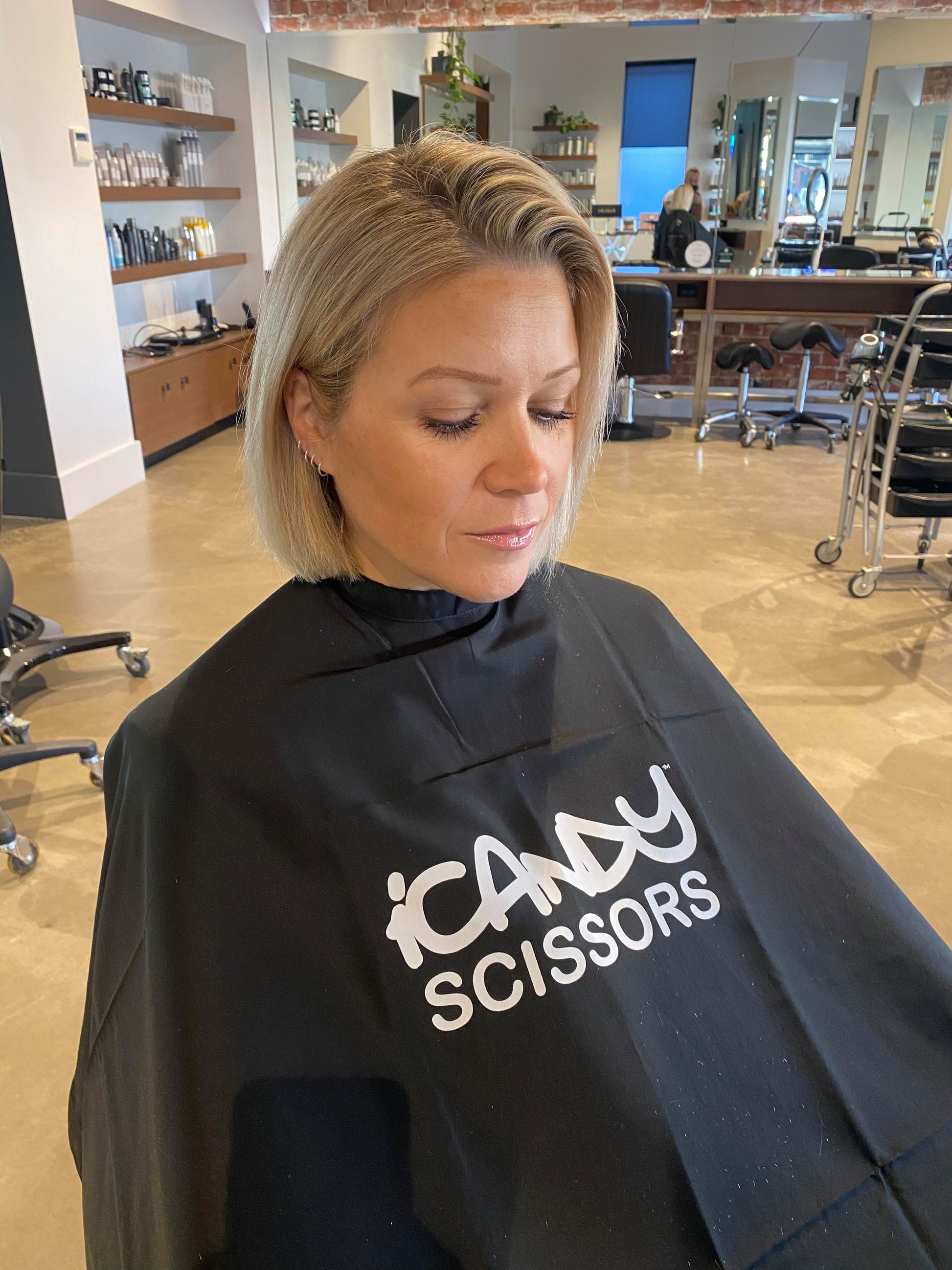 iCandy ALL STAR Salon Barber Cape pic3